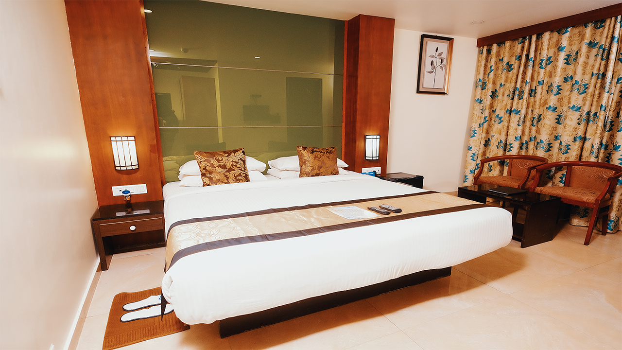 TSG Emarald-cozy-room-1.png